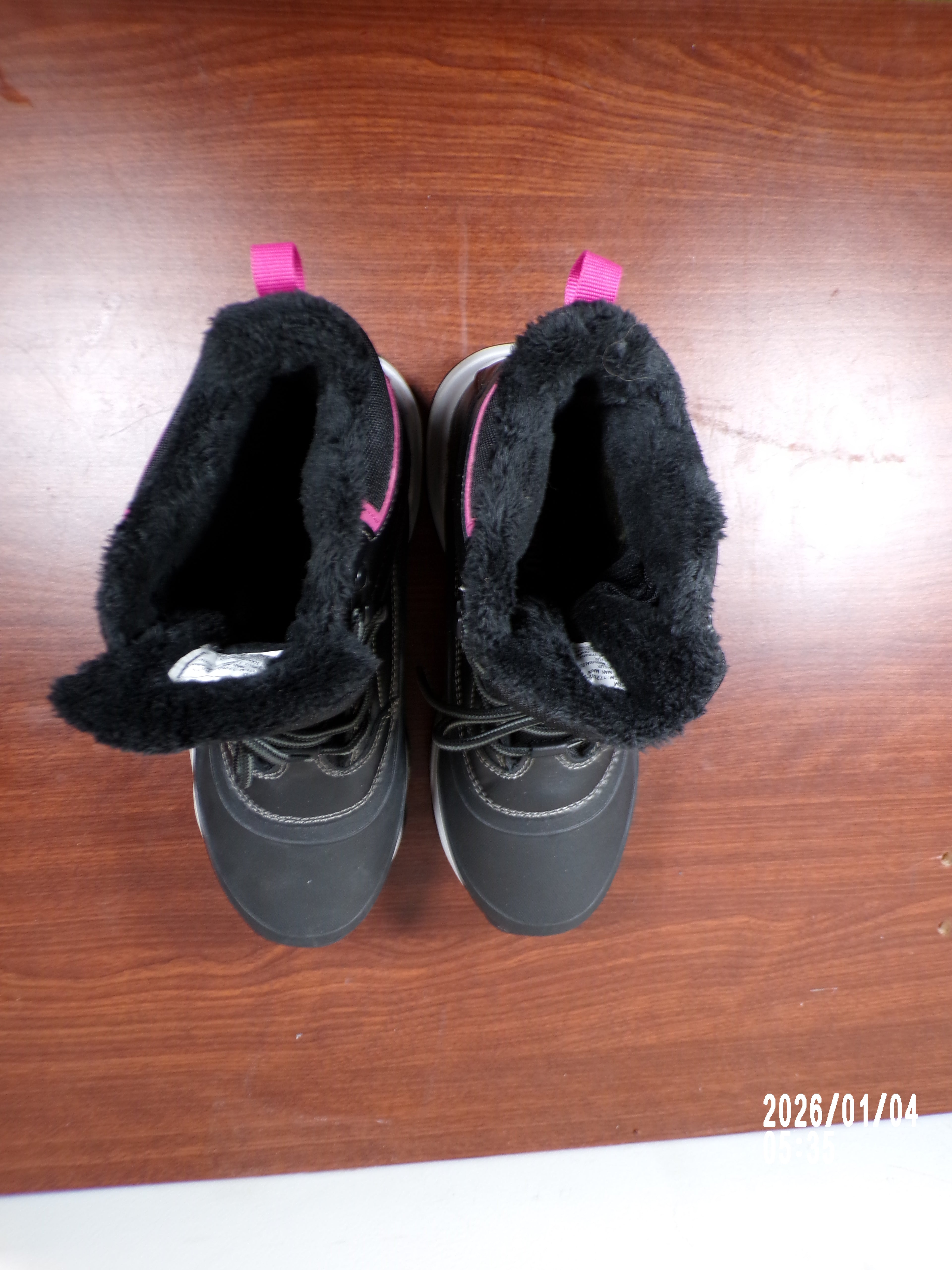 Khombu Riley Women's Size 7 Shell Lace-up Hiking Boot Cushioned Footbed, Black